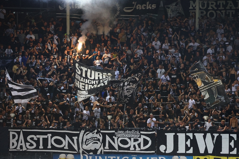 Sturm Graz - Tirol
Oesterreichische Fussball Bundesliga, 5. Runde, SK Sturm Graz - WSG Tirol, Stadion Liebenau Graz, 31.08.2024. 

Foto zeigt Fans von Sturm mit Pyrotechnik
