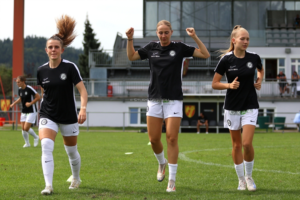 Austria Klagenfurt - Sturm Graz Damen
SPORTLAND Niederoesterreich Frauen Cup, Austria Klagenfurt - SK Sturm Graz, Sport- und Freizeitzentrum Friedlach Glanegg, 08.09.2024. 

Foto zeigt Laura Riesenbeck (Sturm Damen), Elisabeth Brandl (Sturm Damen) und Lena Breznik (Sturm Damen)
