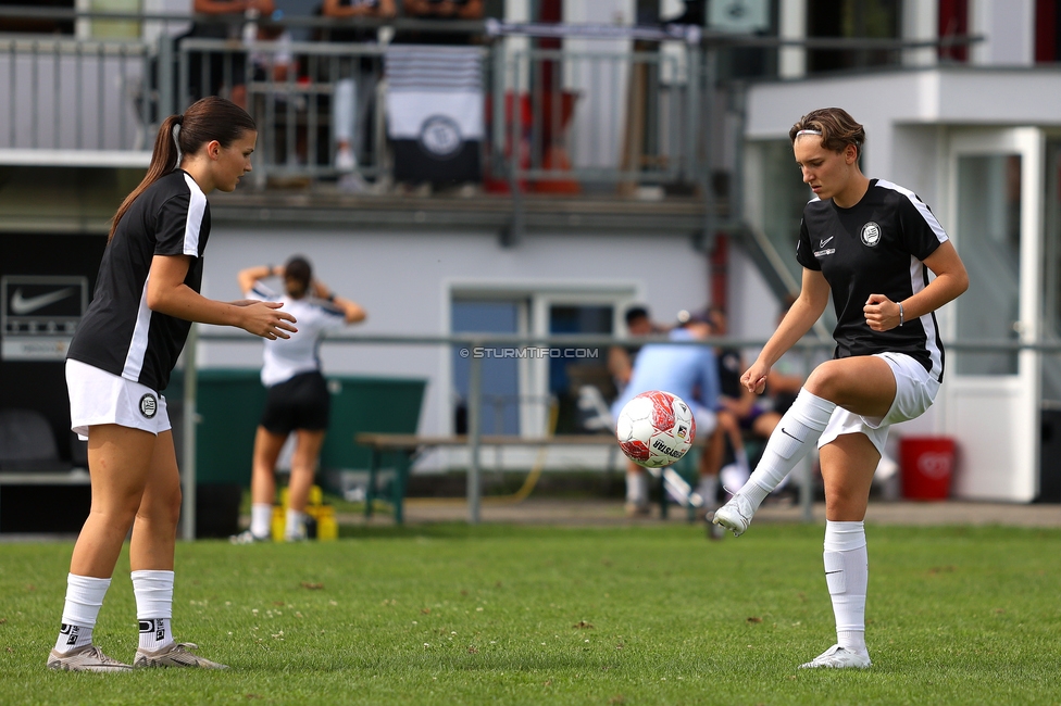 Austria Klagenfurt - Sturm Graz Damen
SPORTLAND Niederoesterreich Frauen Cup, Austria Klagenfurt - SK Sturm Graz, Sport- und Freizeitzentrum Friedlach Glanegg, 08.09.2024. 

Foto zeigt Marie Spiess (Sturm Damen) und Pauline Deutsch (Sturm Damen)
