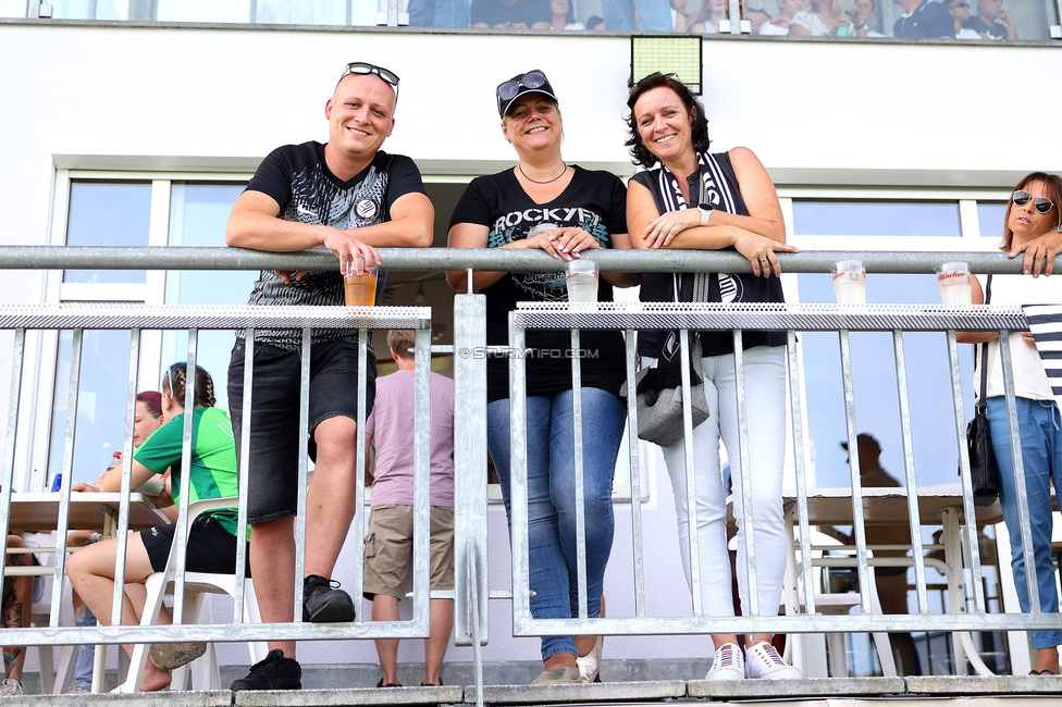 Austria Klagenfurt - Sturm Graz Damen
SPORTLAND Niederoesterreich Frauen Cup, Austria Klagenfurt - SK Sturm Graz, Sport- und Freizeitzentrum Friedlach Glanegg, 08.09.2024. 

Foto zeigt Fans von Sturm
