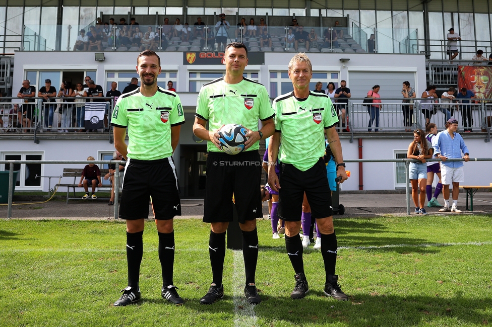 Austria Klagenfurt - Sturm Graz Damen
SPORTLAND Niederoesterreich Frauen Cup, Austria Klagenfurt - SK Sturm Graz, Sport- und Freizeitzentrum Friedlach Glanegg, 08.09.2024. 

Foto zeigt das Schiedsrichterteam
