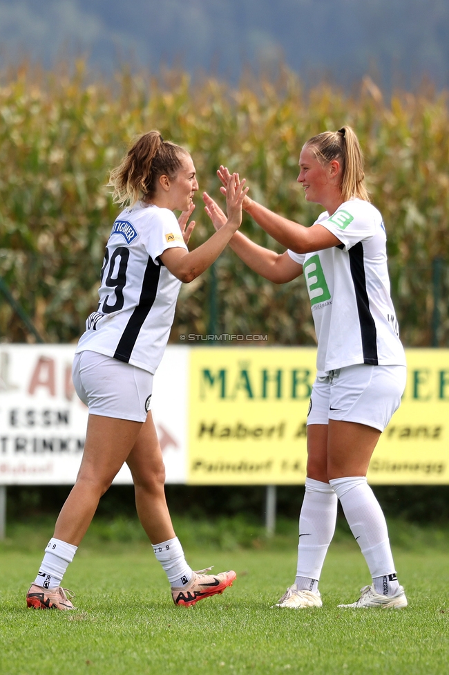 Austria Klagenfurt - Sturm Graz Damen
SPORTLAND Niederoesterreich Frauen Cup, Austria Klagenfurt - SK Sturm Graz, Sport- und Freizeitzentrum Friedlach Glanegg, 08.09.2024. 

Foto zeigt Modesta Uka (Sturm Damen) und Laura Lillholm-Petersen (Sturm Damen)
