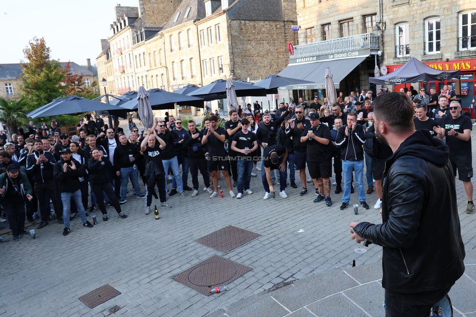 Stade Brestois - Sturm Graz
UEFA Champions League Ligaphase 1. Spieltag, Stade Brestois 29 - SK Sturm Graz, Stade de Roudourou Guingamp, 19.09.2024. 

Foto zeigt Fans von Sturm beim Corteo
