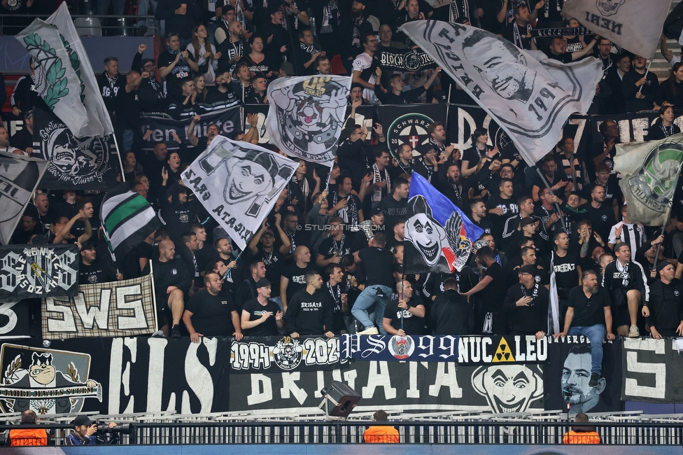 Stade Brestois - Sturm Graz
UEFA Champions League Ligaphase 1. Spieltag, Stade Brestois 29 - SK Sturm Graz, Stade de Roudourou Guingamp, 19.09.2024. 

Foto zeigt Fans von Sturm
