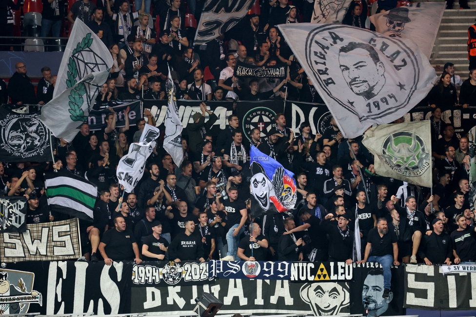 Stade Brestois - Sturm Graz
UEFA Champions League Ligaphase 1. Spieltag, Stade Brestois 29 - SK Sturm Graz, Stade de Roudourou Guingamp, 19.09.2024. 

Foto zeigt Fans von Sturm
