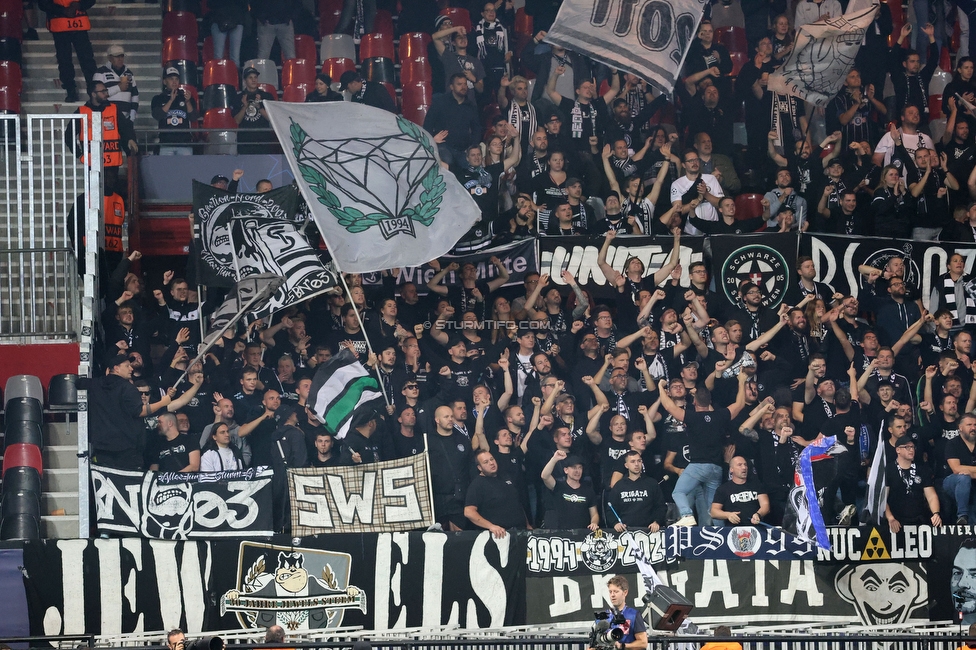 Stade Brestois - Sturm Graz
UEFA Champions League Ligaphase 1. Spieltag, Stade Brestois 29 - SK Sturm Graz, Stade de Roudourou Guingamp, 19.09.2024. 

Foto zeigt Fans von Sturm
