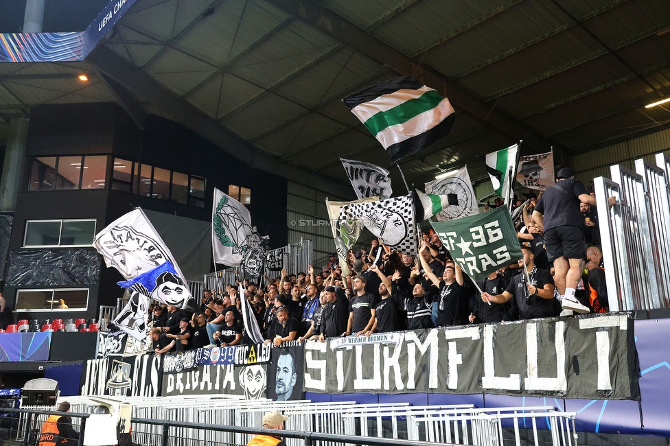 Stade Brestois - Sturm Graz
UEFA Champions League Ligaphase 1. Spieltag, Stade Brestois 29 - SK Sturm Graz, Stade de Roudourou Guingamp, 19.09.2024. 

Foto zeigt Fans von Sturm
