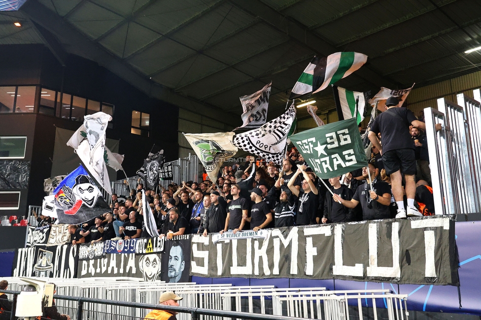 Stade Brestois - Sturm Graz
UEFA Champions League Ligaphase 1. Spieltag, Stade Brestois 29 - SK Sturm Graz, Stade de Roudourou Guingamp, 19.09.2024. 

Foto zeigt Fans von Sturm
