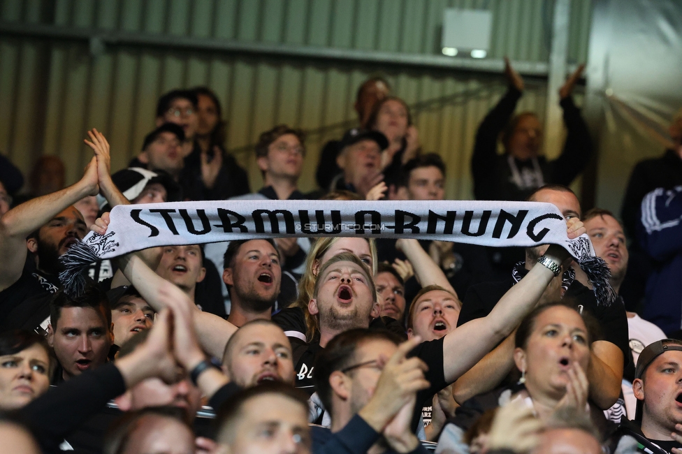 Stade Brestois - Sturm Graz
UEFA Champions League Ligaphase 1. Spieltag, Stade Brestois 29 - SK Sturm Graz, Stade de Roudourou Guingamp, 19.09.2024. 

Foto zeigt Fans von Sturm
