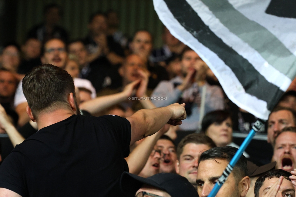 Stade Brestois - Sturm Graz
UEFA Champions League Ligaphase 1. Spieltag, Stade Brestois 29 - SK Sturm Graz, Stade de Roudourou Guingamp, 19.09.2024. 

Foto zeigt Fans von Sturm
Schlüsselwörter: brigata vorsaenger