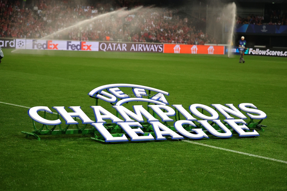 Stade Brestois - Sturm Graz
UEFA Champions League Ligaphase 1. Spieltag, Stade Brestois 29 - SK Sturm Graz, Stade de Roudourou Guingamp, 19.09.2024. 

Foto zeigt das Champions League Logo
