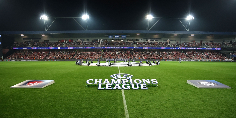 Stade Brestois - Sturm Graz
UEFA Champions League Ligaphase 1. Spieltag, Stade Brestois 29 - SK Sturm Graz, Stade de Roudourou Guingamp, 19.09.2024. 

Foto zeigt das Champions League Logo
