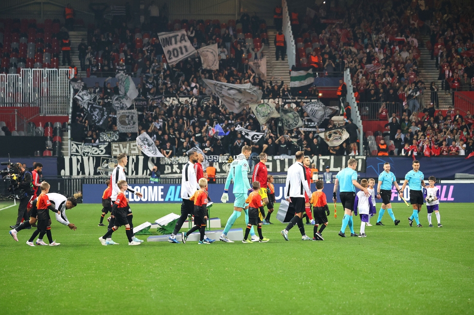 Stade Brestois - Sturm Graz
UEFA Champions League Ligaphase 1. Spieltag, Stade Brestois 29 - SK Sturm Graz, Stade de Roudourou Guingamp, 19.09.2024. 

Foto zeigt die Mannschaft von Sturm
