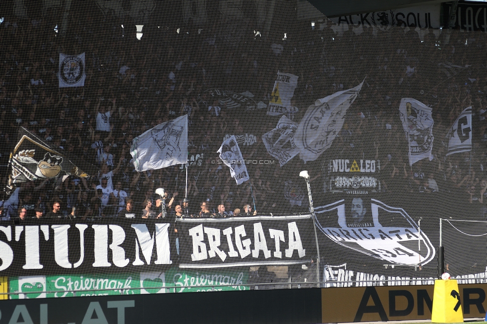 Sturm Graz - Wolfsberg
Oesterreichische Fussball Bundesliga, 7. Runde, SK Sturm Graz - Wolfsberger AC, Stadion Liebenau Graz, 22.09.2024. 

Foto zeigt Fans von Sturm
Schlüsselwörter: brigata