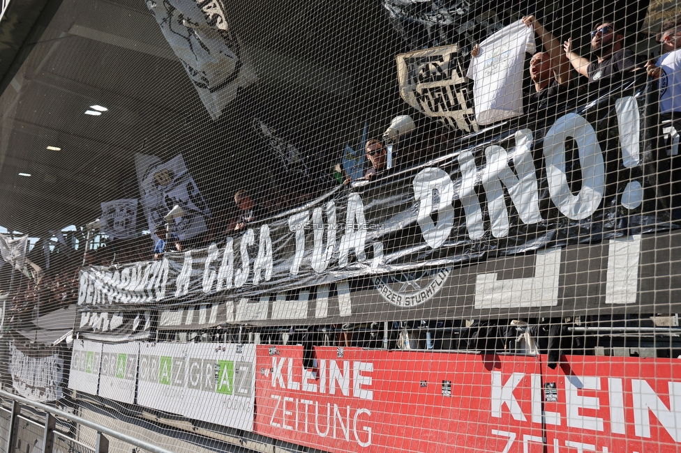 Sturm Graz - WAC
Oesterreichische Fussball Bundesliga, 6. Runde, SK Sturm Graz - Wolfsberger AC, Stadion Liebenau Graz, 22.09.2024. 

Foto zeigt Fans von Sturm mit einem Spruchband
Schlüsselwörter: pisa