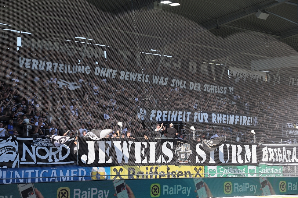 Sturm Graz - Wolfsberg
Oesterreichische Fussball Bundesliga, 7. Runde, SK Sturm Graz - Wolfsberger AC, Stadion Liebenau Graz, 22.09.2024. 

Foto zeigt Fans von Sturm mit einem Spruchband
Schlüsselwörter: pyrotechnik jewels brigata karlsruhe