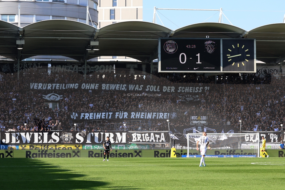 Sturm Graz - Wolfsberg
Oesterreichische Fussball Bundesliga, 7. Runde, SK Sturm Graz - Wolfsberger AC, Stadion Liebenau Graz, 22.09.2024. 

Foto zeigt Fans von Sturm mit einem Spruchband
Schlüsselwörter: pyrotechnik jewels brigata karlsruhe