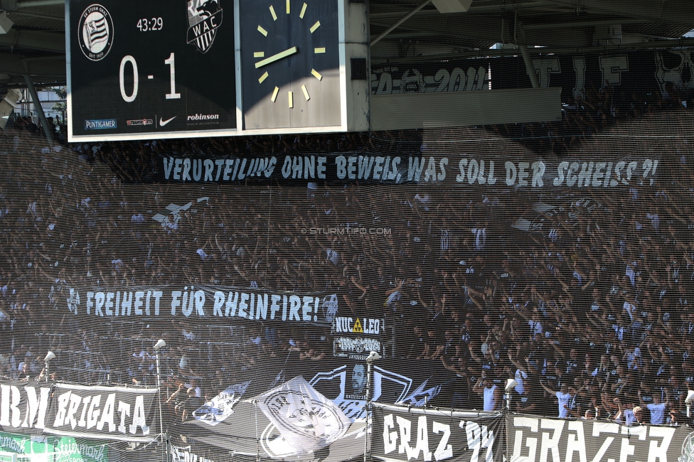 Sturm Graz - Wolfsberg
Oesterreichische Fussball Bundesliga, 7. Runde, SK Sturm Graz - Wolfsberger AC, Stadion Liebenau Graz, 22.09.2024. 

Foto zeigt Fans von Sturm mit einem Spruchband
Schlüsselwörter: pyrotechnik jewels brigata karlsruhe