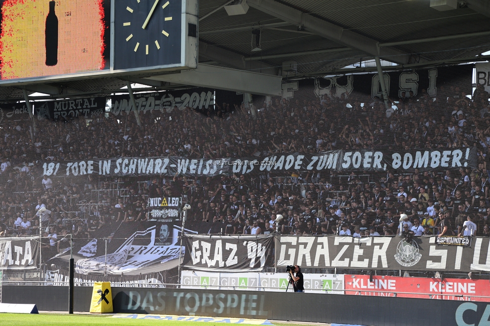 Sturm Graz - Wolfsberg
Oesterreichische Fussball Bundesliga, 7. Runde, SK Sturm Graz - Wolfsberger AC, Stadion Liebenau Graz, 22.09.2024. 

Foto zeigt Fans von Sturm mit einer Choreografie fuer Mario Haas (ehem. Spieler Sturm)
Schlüsselwörter: pyrotechnik