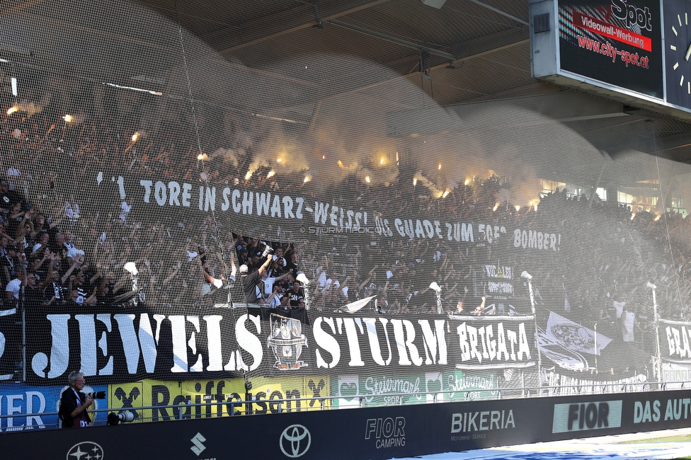 Sturm Graz - WAC
Oesterreichische Fussball Bundesliga, 6. Runde, SK Sturm Graz - Wolfsberger AC, Stadion Liebenau Graz, 22.09.2024. 

Foto zeigt Fans von Sturm mit einer Choreografie fuer Mario Haas (ehem. Spieler Sturm)
Schlüsselwörter: pyrotechnik