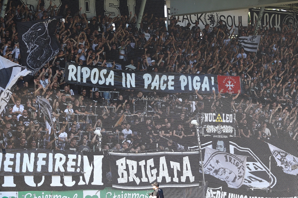 Sturm Graz - WAC
Oesterreichische Fussball Bundesliga, 6. Runde, SK Sturm Graz - Wolfsberger AC, Stadion Liebenau Graz, 22.09.2024. 

Foto zeigt Fans von Sturm mit einem Spruchband
Schlüsselwörter: brigata pisa