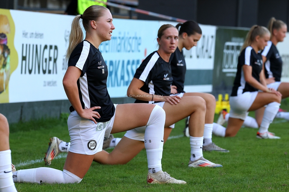 Sturm Damen - St. Poelten
OEFB Frauen Bundesliga, 4. Runde, SK Sturm Graz Damen - SKN St. Poelten, Gruabn Graz, 22.09.2024. 

Foto zeigt die Mannschaft der Sturm Damen
