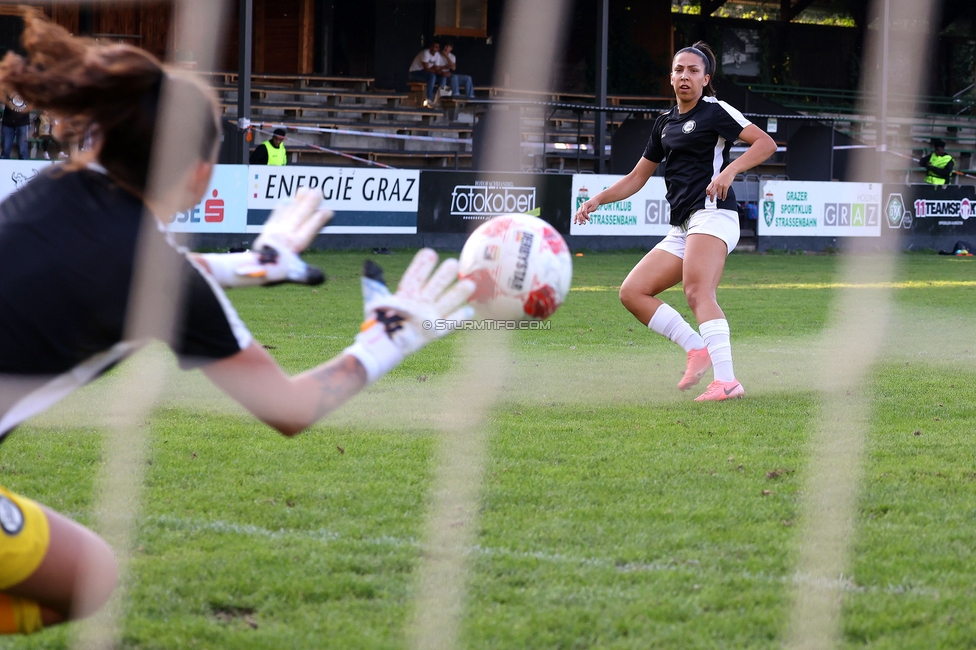 Sturm Damen - St. Poelten
OEFB Frauen Bundesliga, 4. Runde, SK Sturm Graz Damen - SKN St. Poelten, Gruabn Graz, 22.09.2024. 

Foto zeigt Ruzika Krajinovic (Sturm Damen) und Vanessa Gritzner (Sturm Damen)
