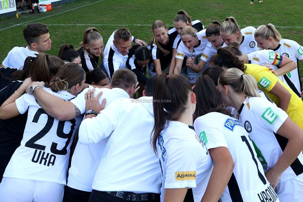 Sturm Damen - St. Poelten
OEFB Frauen Bundesliga, 4. Runde, SK Sturm Graz Damen - SKN St. Poelten, Gruabn Graz, 22.09.2024. 

Foto zeigt die Mannschaft der Sturm Damen
