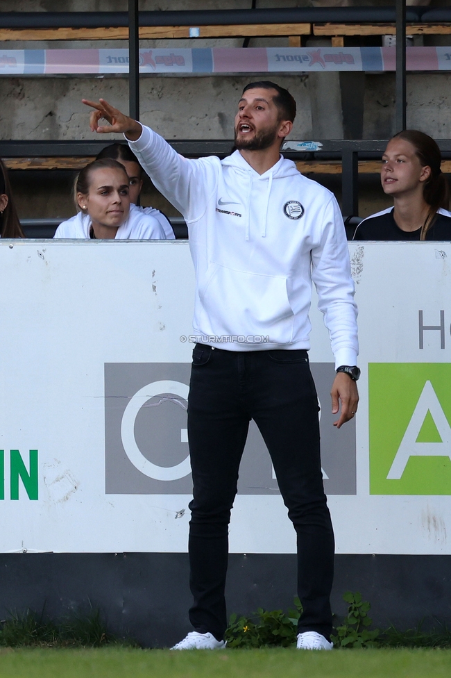 Sturm Damen - St. Poelten
OEFB Frauen Bundesliga, 4. Runde, SK Sturm Graz Damen - SKN St. Poelten, Gruabn Graz, 22.09.2024. 

Foto zeigt Sargon Duran (Cheftrainer Sturm Damen)
