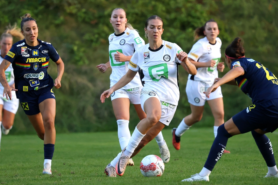 Sturm Damen - St. Poelten
OEFB Frauen Bundesliga, 4. Runde, SK Sturm Graz Damen - SKN St. Poelten, Gruabn Graz, 22.09.2024. 

Foto zeigt Modesta Uka (Sturm Damen)
