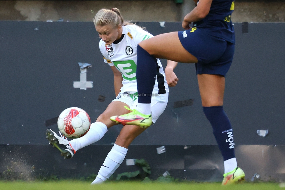 Sturm Damen - St. Poelten
OEFB Frauen Bundesliga, 4. Runde, SK Sturm Graz Damen - SKN St. Poelten, Gruabn Graz, 22.09.2024. 

Foto zeigt Sandra Jakobsen (Sturm Damen)
