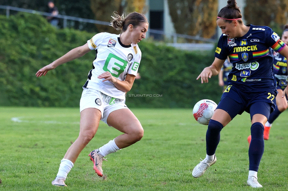 Sturm Damen - St. Poelten
OEFB Frauen Bundesliga, 4. Runde, SK Sturm Graz Damen - SKN St. Poelten, Gruabn Graz, 22.09.2024. 

Foto zeigt Modesta Uka (Sturm Damen)
