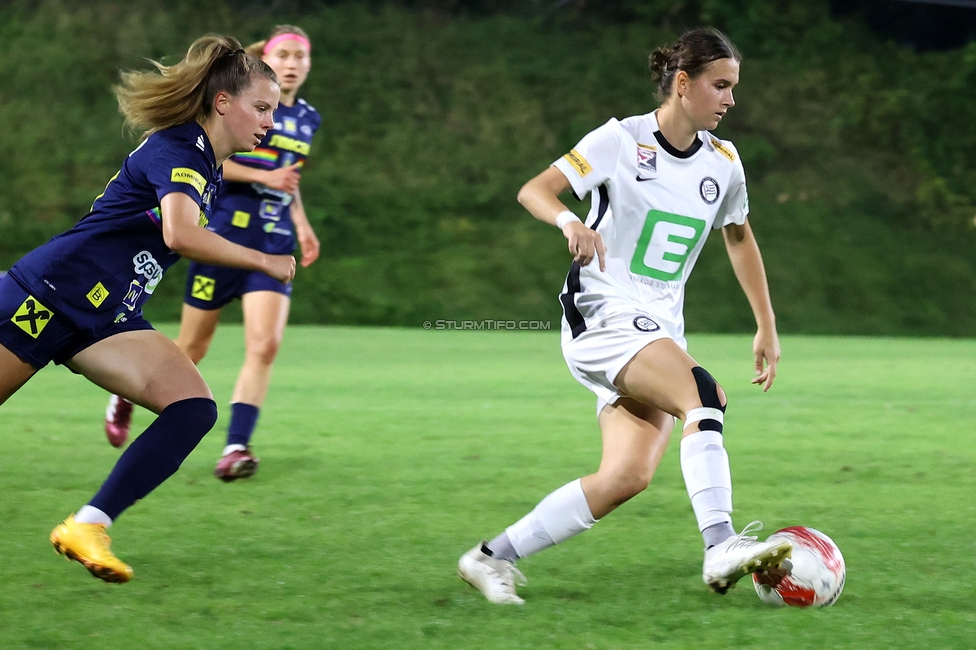 Sturm Damen - St. Poelten
OEFB Frauen Bundesliga, 4. Runde, SK Sturm Graz Damen - SKN St. Poelten, Gruabn Graz, 22.09.2024. 

Foto zeigt Leonie Christin Tragl (Sturm Damen)
