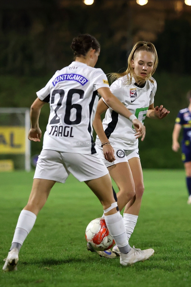 Sturm Damen - St. Poelten
OEFB Frauen Bundesliga, 4. Runde, SK Sturm Graz Damen - SKN St. Poelten, Gruabn Graz, 22.09.2024. 

Foto zeigt Leonie Christin Tragl (Sturm Damen) und Lena Breznik (Sturm Damen)
