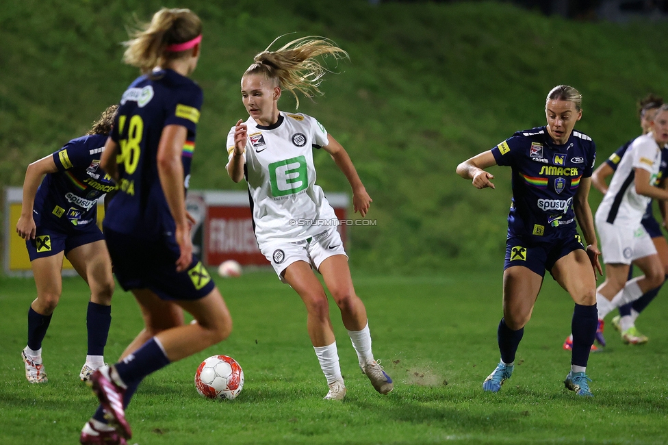 Sturm Damen - St. Poelten
OEFB Frauen Bundesliga, 4. Runde, SK Sturm Graz Damen - SKN St. Poelten, Gruabn Graz, 22.09.2024. 

Foto zeigt Lena Breznik (Sturm Damen)
