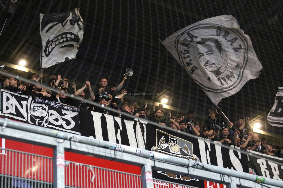 Austria Wien - Sturm Graz
Oesterreichische Fussball Bundesliga, 7. Runde, FK Austria Wien - SK Sturm Graz, Generali Arena Wien, 25.09.2024. 

Foto zeigt Fans von Sturm
