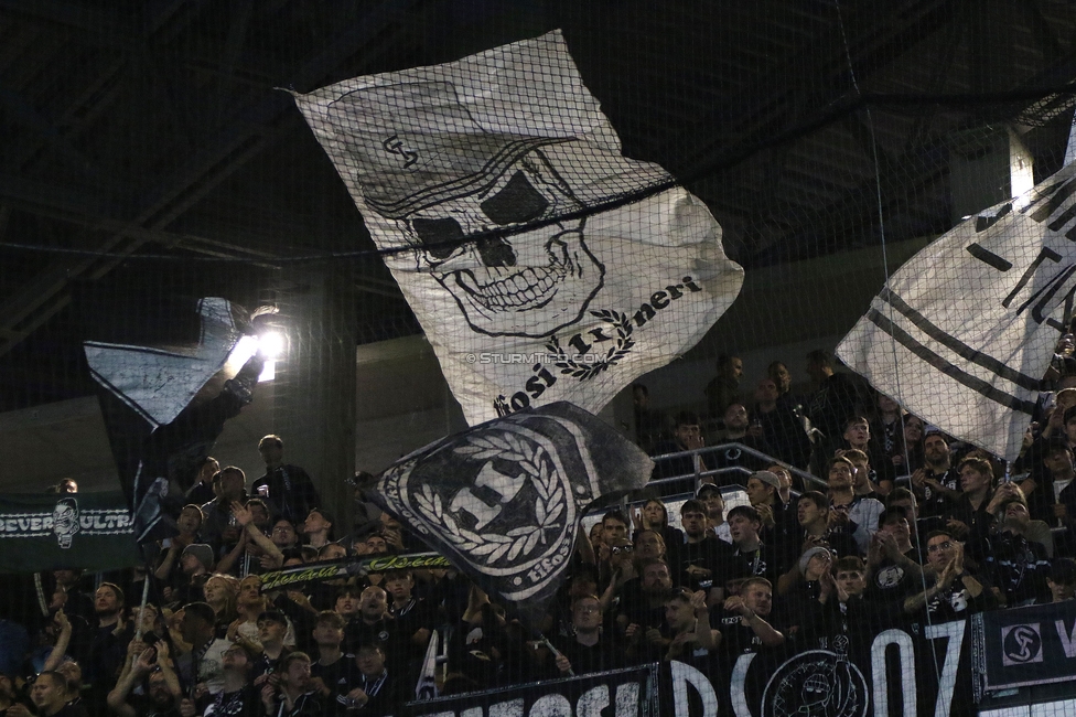 Austria Wien - Sturm Graz
Oesterreichische Fussball Bundesliga, 7. Runde, FK Austria Wien - SK Sturm Graz, Generali Arena Wien, 25.09.2024. 

Foto zeigt Fans von Sturm
