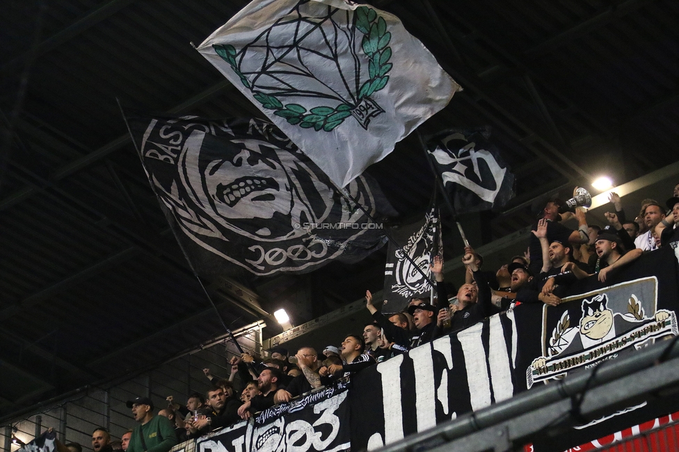 Austria Wien - Sturm Graz
Oesterreichische Fussball Bundesliga, 7. Runde, FK Austria Wien - SK Sturm Graz, Generali Arena Wien, 25.09.2024. 

Foto zeigt Fans von Sturm
