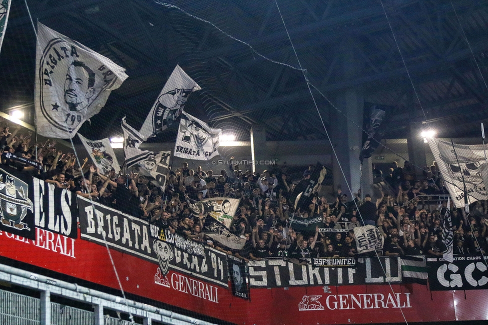 Austria Wien - Sturm Graz
Oesterreichische Fussball Bundesliga, 7. Runde, FK Austria Wien - SK Sturm Graz, Generali Arena Wien, 25.09.2024. 

Foto zeigt Fans von Sturm
