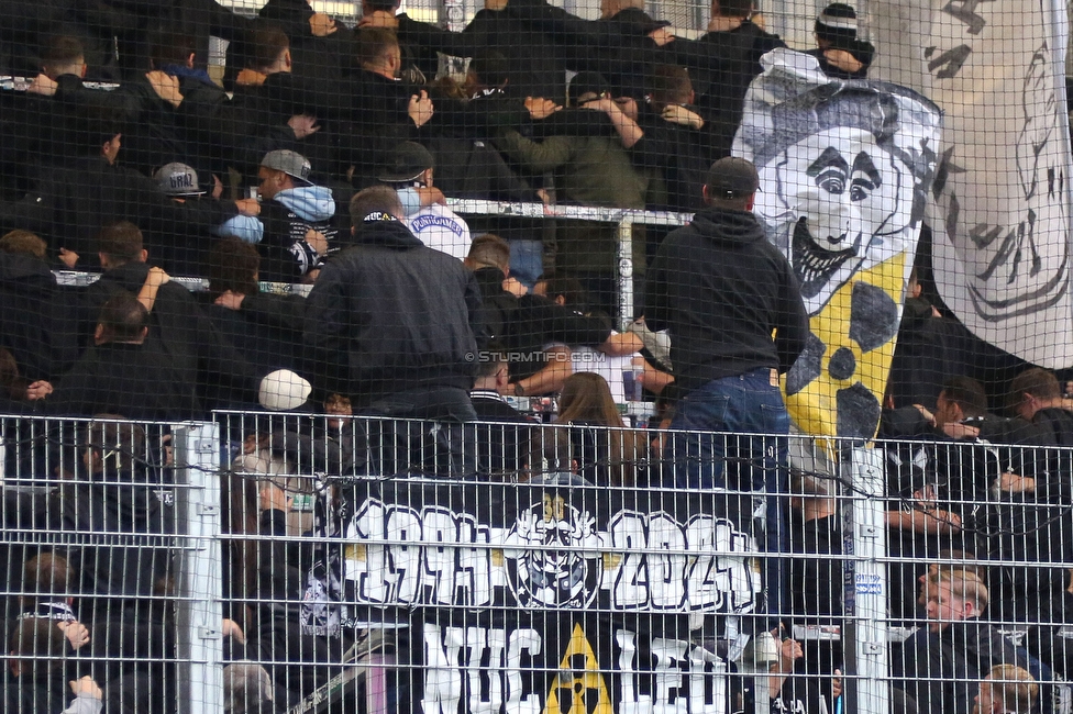 Blau-Weiss Linz - Sturm Graz
Oesterreichische Fussball Bundesliga, 8. Runde, FC Blau-Weiss Linz - SK Sturm Graz, Donauparkstadion Linz, 28.09.2024. 

Foto zeigt Fans von Sturm
Schlüsselwörter: brigata vorsaenger