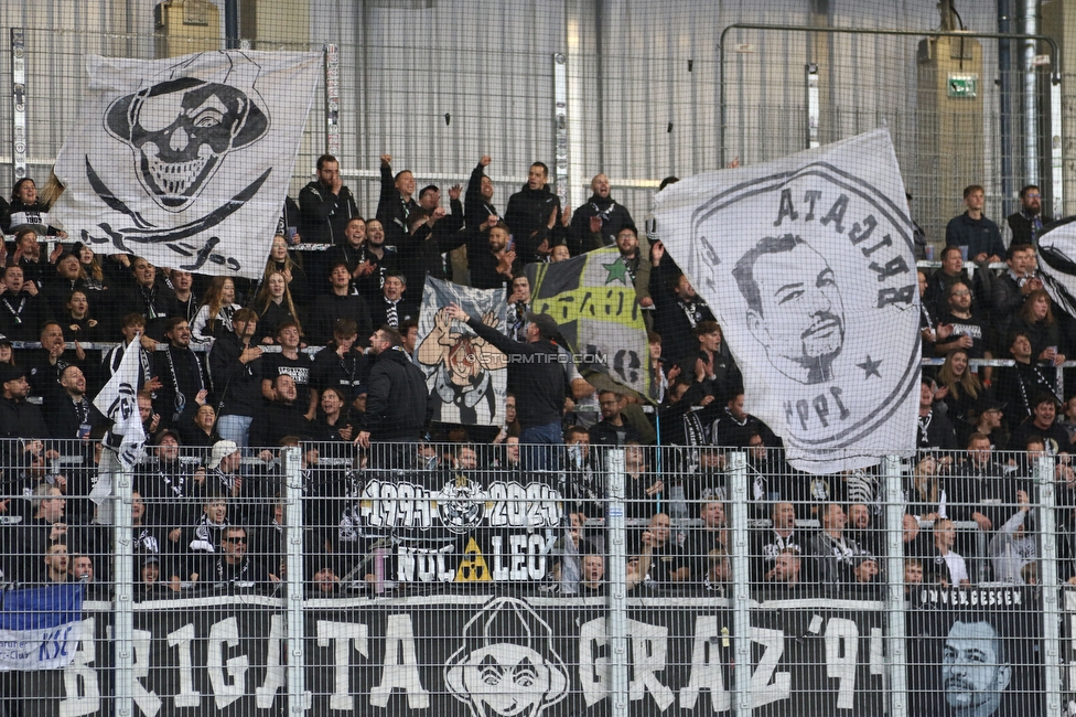 Blau-Weiss Linz - Sturm Graz
Oesterreichische Fussball Bundesliga, 8. Runde, FC Blau-Weiss Linz - SK Sturm Graz, Donauparkstadion Linz, 28.09.2024. 

Foto zeigt Fans von Sturm
Schlüsselwörter: brigata vorsaenger