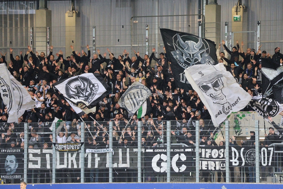 Blau-Weiss Linz - Sturm Graz
Oesterreichische Fussball Bundesliga, 8. Runde, FC Blau-Weiss Linz - SK Sturm Graz, Donauparkstadion Linz, 28.09.2024. 

Foto zeigt Fans von Sturm
Schlüsselwörter: sturmflut generationchaos