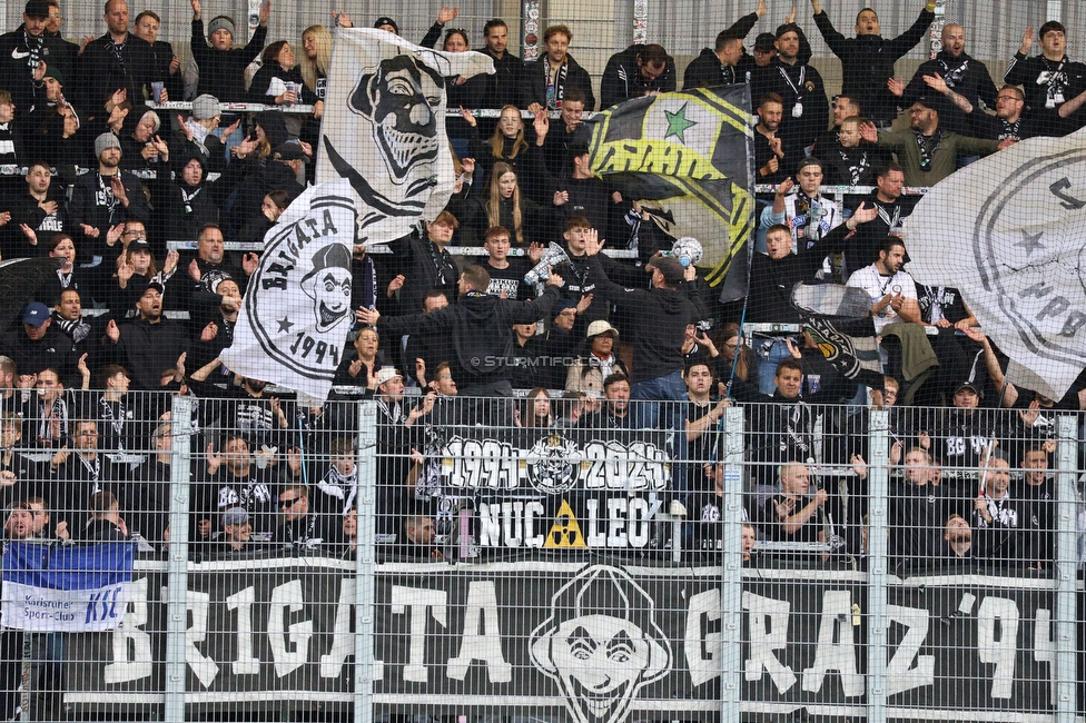 Blau-Weiss Linz - Sturm Graz
Oesterreichische Fussball Bundesliga, 8. Runde, FC Blau-Weiss Linz - SK Sturm Graz, Donauparkstadion Linz, 28.09.2024. 

Foto zeigt Fans von Sturm
Schlüsselwörter: brigata vorsaenger