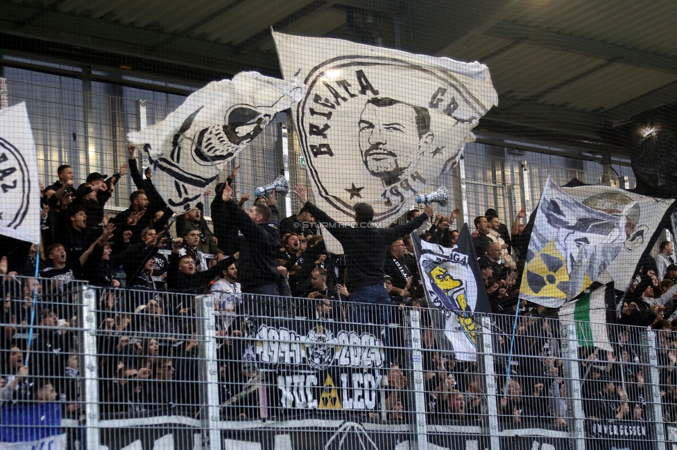 Blau-Weiss Linz - Sturm Graz
Oesterreichische Fussball Bundesliga, 8. Runde, FC Blau-Weiss Linz - SK Sturm Graz, Donauparkstadion Linz, 28.09.2024. 

Foto zeigt Fans von Sturm
Schlüsselwörter: brigata vorsaenger