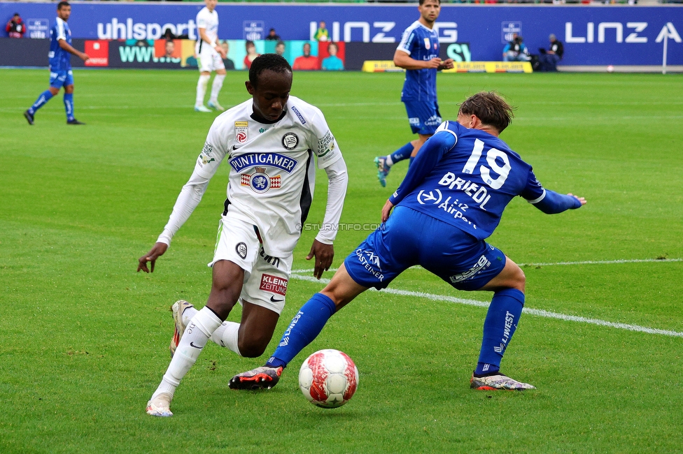 Blau-Weiss Linz - Sturm Graz
Oesterreichische Fussball Bundesliga, 8. Runde, FC Blau-Weiss Linz - SK Sturm Graz, Donauparkstadion Linz, 28.09.2024. 

Foto zeigt Malick Junior Yalcouye (Sturm)
