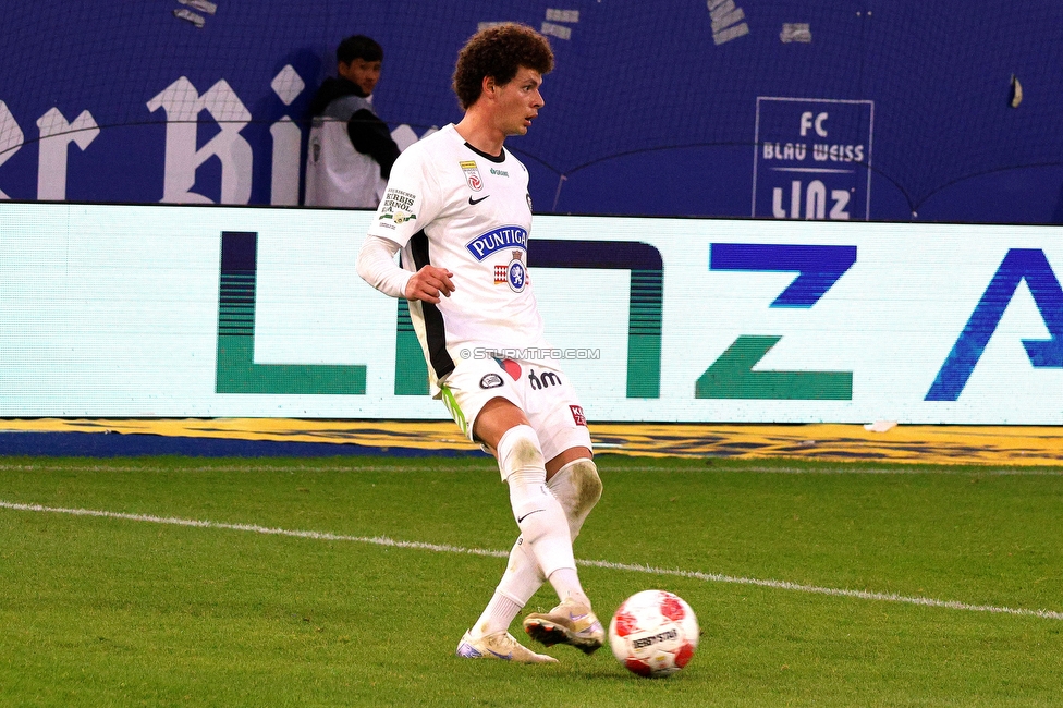 Blau-Weiss Linz - Sturm Graz
Oesterreichische Fussball Bundesliga, 8. Runde, FC Blau-Weiss Linz - SK Sturm Graz, Donauparkstadion Linz, 28.09.2024. 

Foto zeigt Erencan Yardimci (Sturm)
