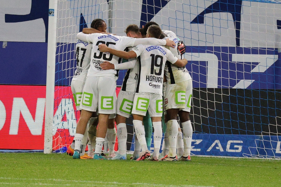 Blau-Weiss Linz - Sturm Graz
Oesterreichische Fussball Bundesliga, 8. Runde, FC Blau-Weiss Linz - SK Sturm Graz, Donauparkstadion Linz, 28.09.2024. 

Foto zeigt die Mannschaft von Sturm
