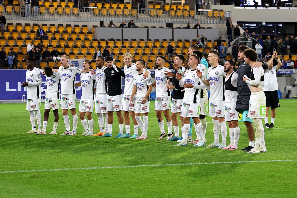 Blau-Weiss Linz - Sturm Graz
Oesterreichische Fussball Bundesliga, 8. Runde, FC Blau-Weiss Linz - SK Sturm Graz, Donauparkstadion Linz, 28.09.2024. 

Foto zeigt die Mannschaft von Sturm
