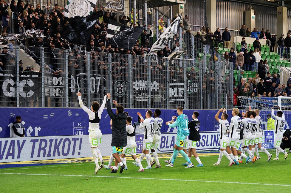 Blau-Weiss Linz - Sturm Graz
Oesterreichische Fussball Bundesliga, 8. Runde, FC Blau-Weiss Linz - SK Sturm Graz, Donauparkstadion Linz, 28.09.2024. 

Foto zeigt die Mannschaft von Sturm
