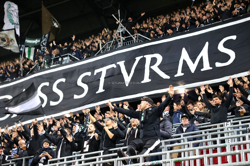 Sturm Graz - Club Brugge
UEFA Champions League Ligaphase 2. Spieltag, SK Sturm Graz - Club Brugge, Woerthersee Stadion Klagenfurt, 02.10.2024. 

Foto zeigt Fans von Sturm
